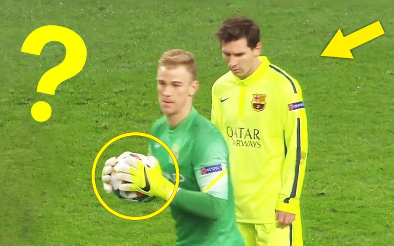 Cầu thủ có được cướp bóng từ thủ môn?