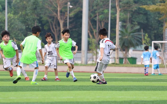 Những lưu ý an toàn cha mẹ cần nhớ khi cho con chơi thể thao