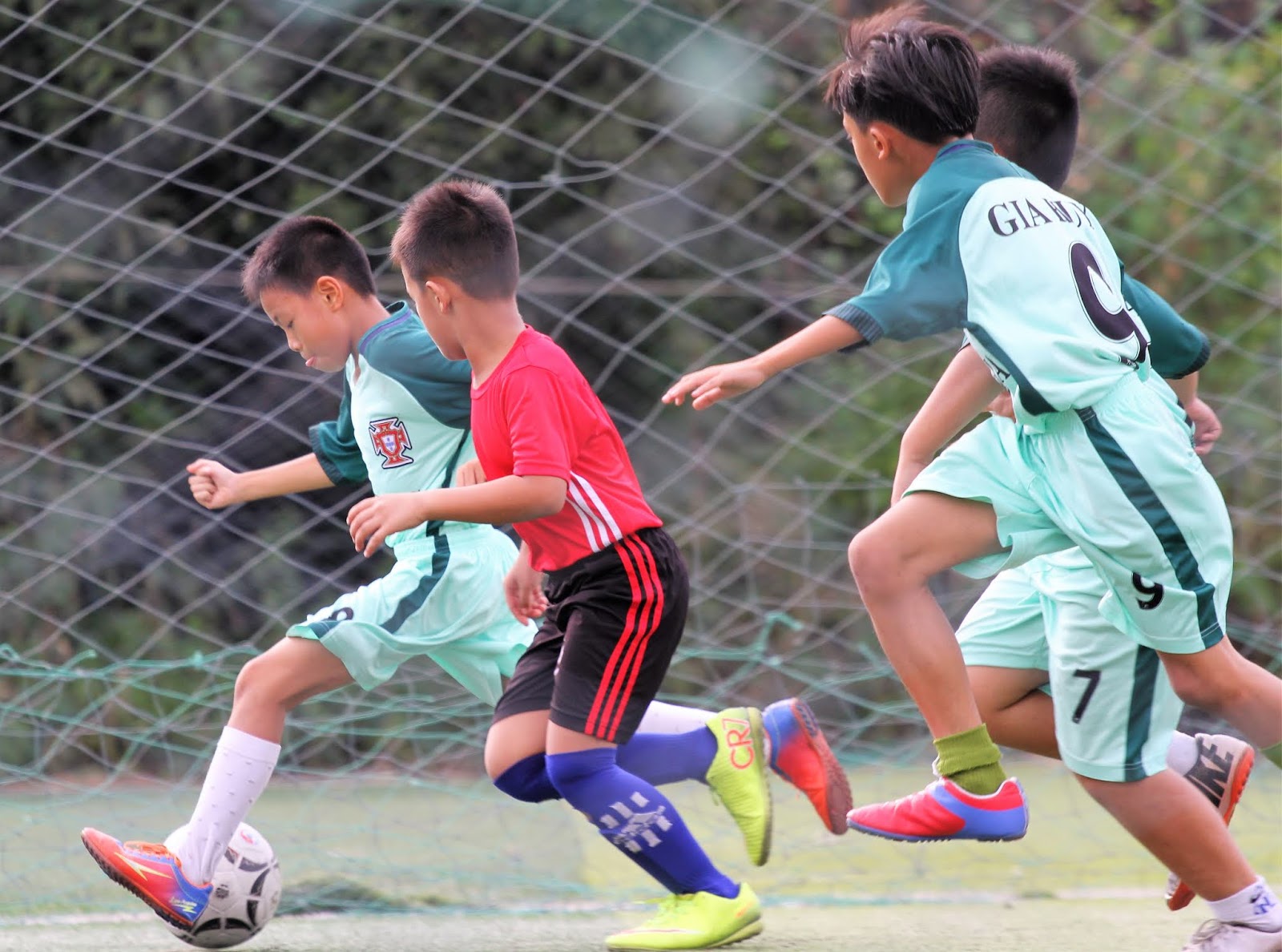 TẦM QUAN TRỌNG CỦA THỂ THAO ĐỐI VỚI TRẺ EM ~ TRUNG TÂM ĐÀO TẠO BÓNG ĐÁ THIẾU NHI HỒ CHÍ MINH