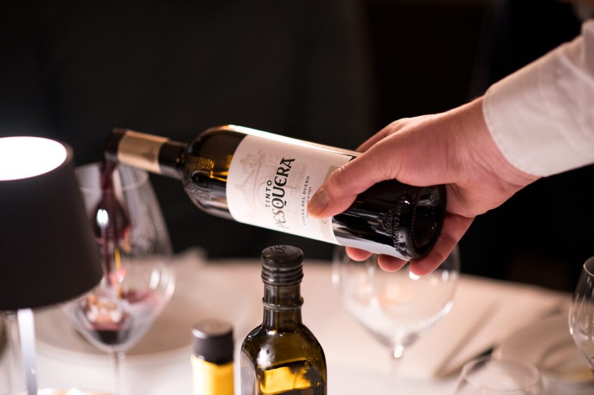 Corchos presenta el nuevo vino Tinto Pesquera Crianza en Casa Escobar | PERSPECTIVA