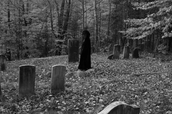 Nằm Mơ Thấy 2 hoặc 3 Người Chết đánh con gì & 14 điềm báo