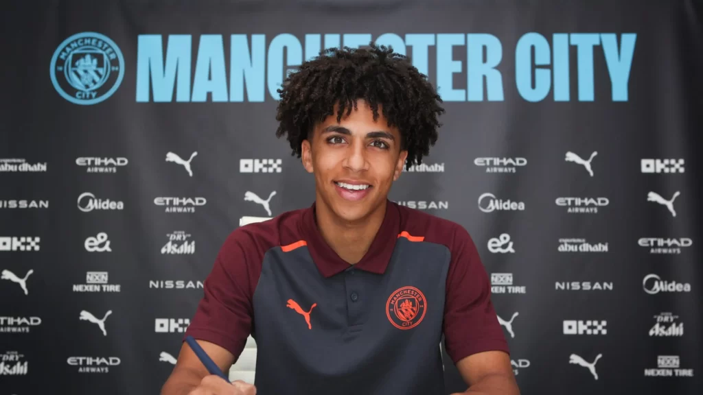 Tiểu sử Rico Lewis - Footbalium