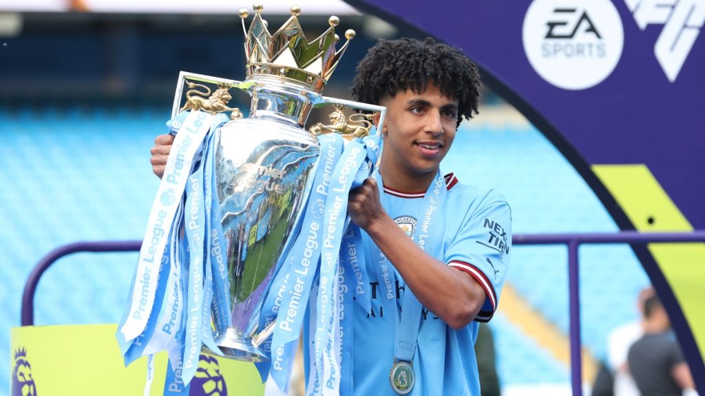 Tiểu sử Rico Lewis - Footbalium