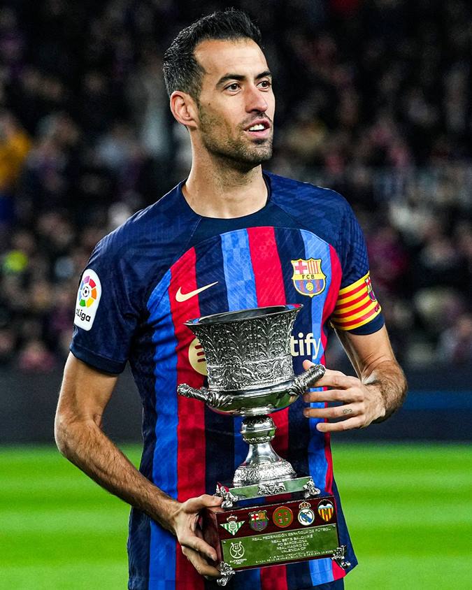 CHÍNH THỨC: Sergio Busquets chia tay Barcelona