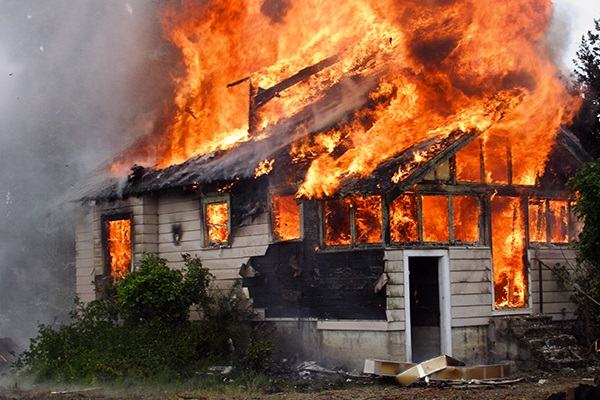 Giải mã giấc mơ thấy cháy nhà có ý nghĩa gì?