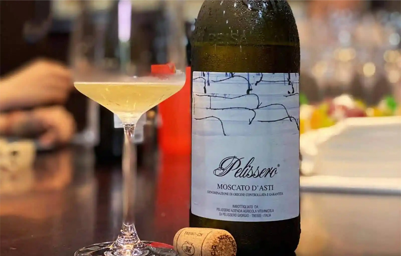 Những loại rượu ngọt dễ uống tốt nhất cho phụ nữ và người mới bắt đầu