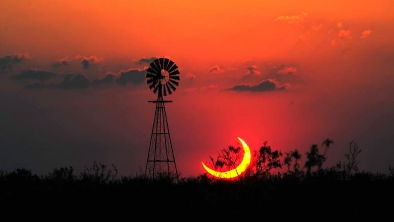 Nhật thực hình khuyên Nhật thực hình khuyên