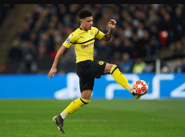 Khám phá kỹ thuật kiểm soát bóng trên không hiệu quả nhất hiện nay