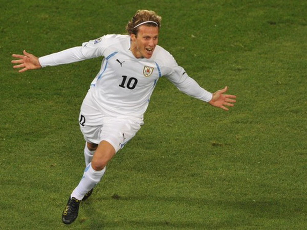 Diego Forlan: Cuối cùng cũng có một “số 10”