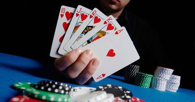 Luật chơi poker 5 lá cơ bản dành cho người mới bắt đầu